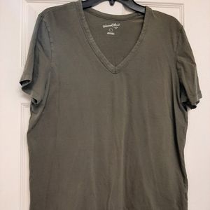 Dark green color large universal thread used good condition women's top